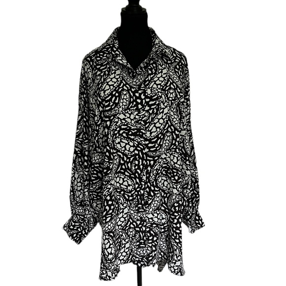 NWT - Oversized Shirt Dress. By Glamorous (PtP = 30") - Picture 2 of 16